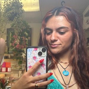 Meet your Posher, Julia